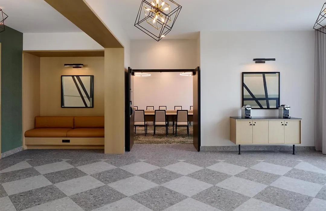 Hyatt Place Montreal Airport-1